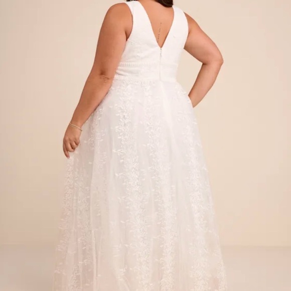 Lulus Ivory Sweetest Beloved Mesh Embroidered
Sleeveless Maxi Wedding Dress 2X - Picture 2 of 11